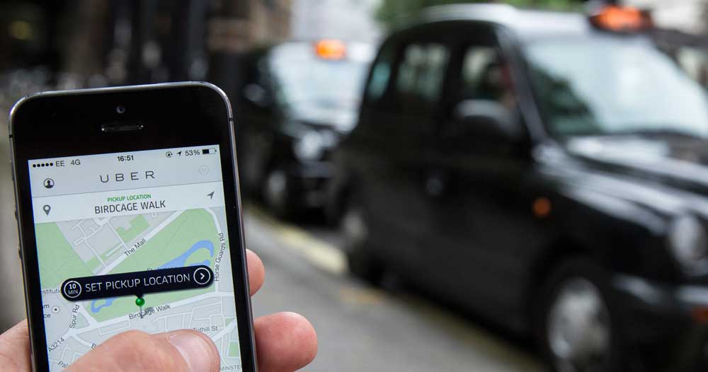 Rechazo de taxistas y VTC tradicionales a la llegada de Uber a Bilbao