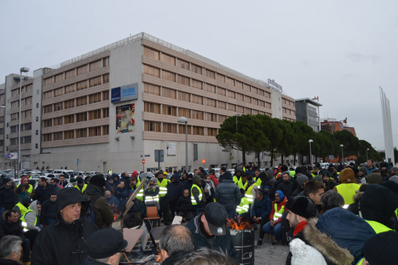 Quince taxistas comienzan una huelga de hambre