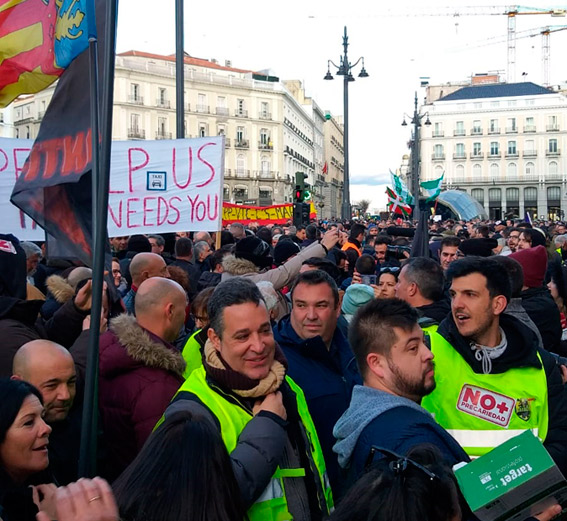 El taxi de toda España abarrota la Puerta del Sol