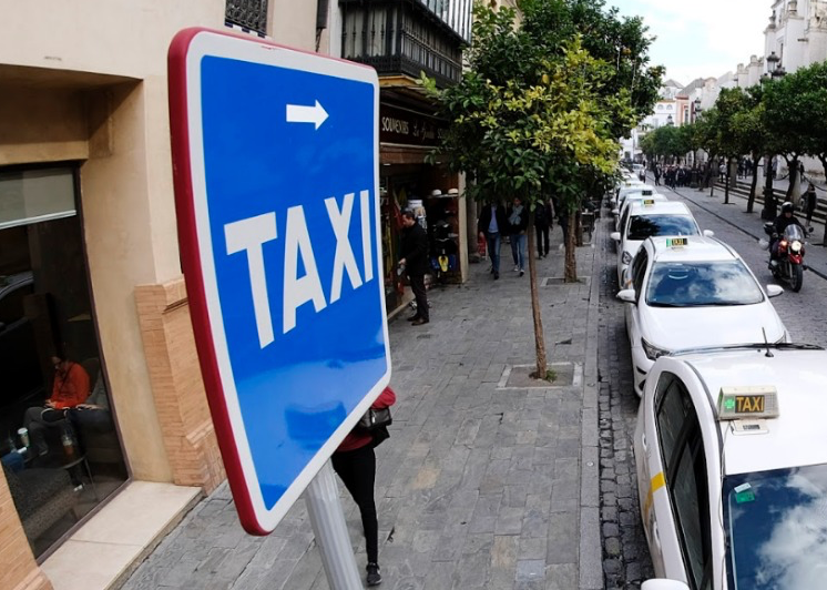 El taxi de Sevilla recuperará la normalidad en septiembre