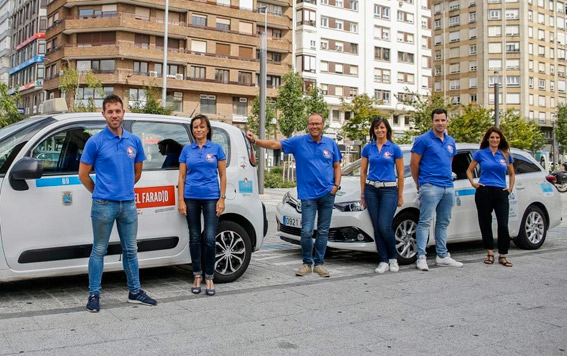 Taxistas de Cantabria estrenan uniforme