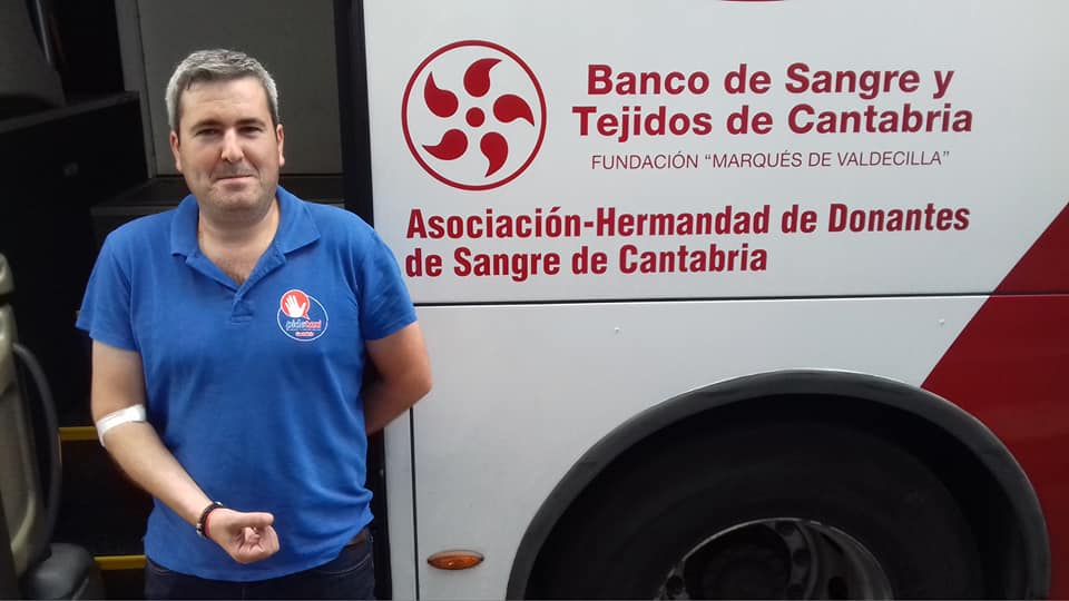 Los taxistas cántabros muestran su cara más solidaria donando sangre