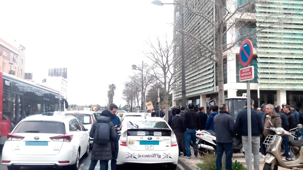 Taxistas de Valencia piden que las VTC cumplan la ley