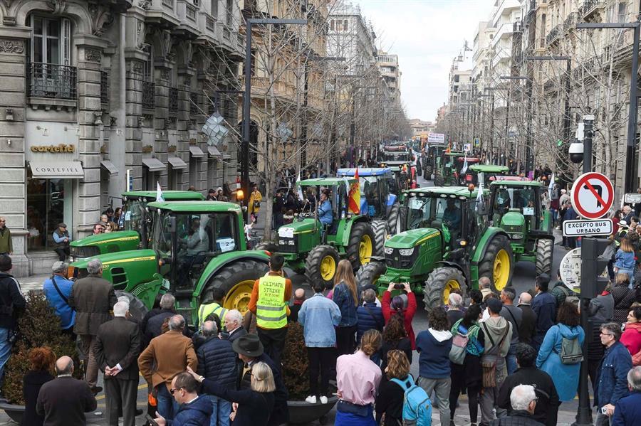 Taxistas andaluces respaldan la lucha de los agricultores