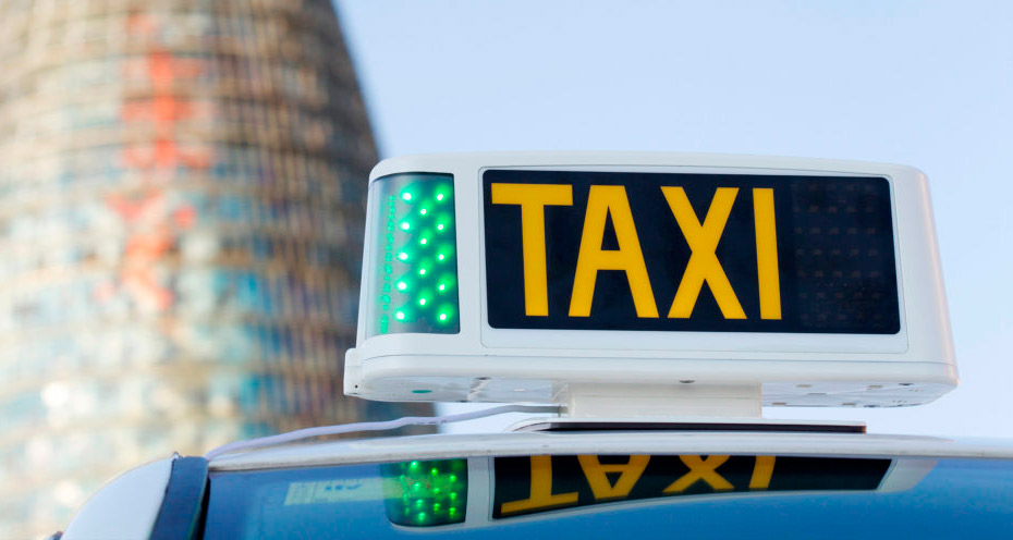 El taxi de Alicante y A Coruña se incorpora a Cabify