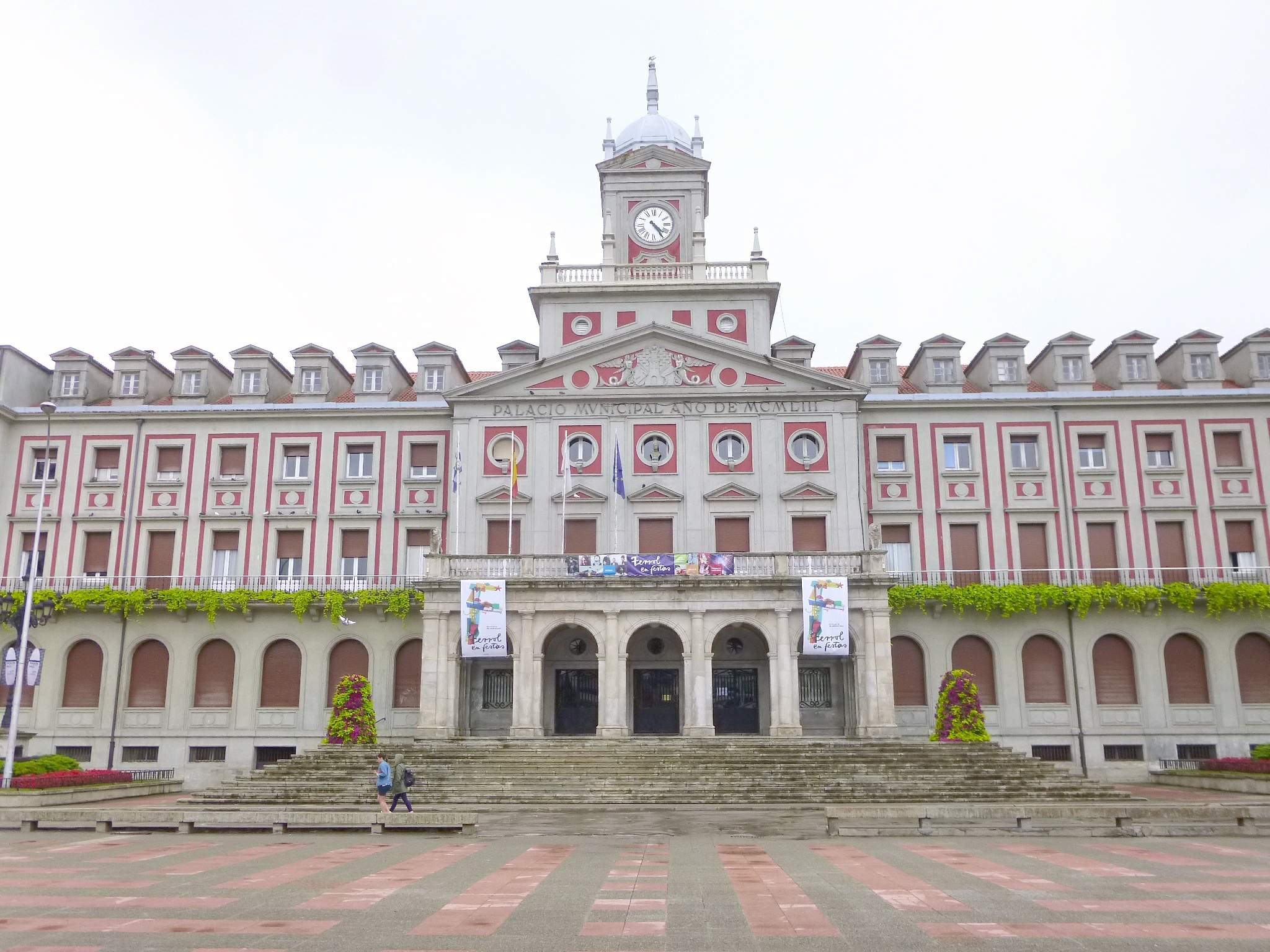 Ferrol entrega equipos de protección contra el COVID-19 a los taxistas