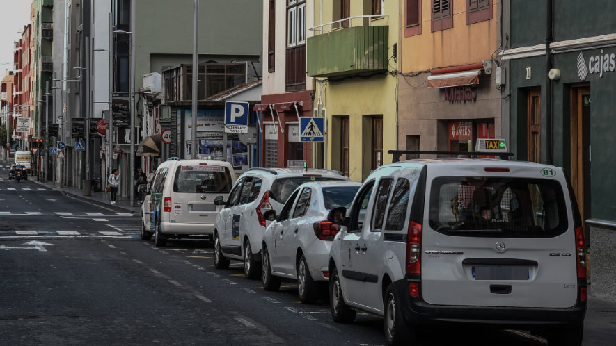 1.400 euros para cada titular de taxi de La Laguna