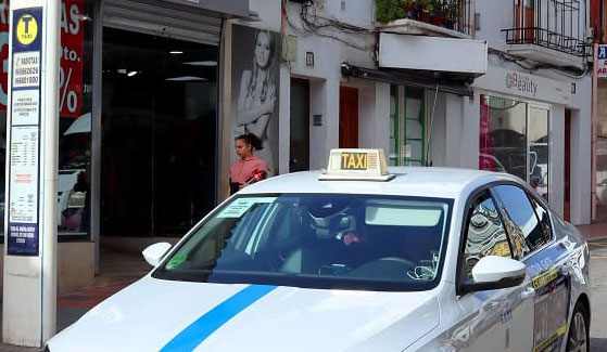 Los taxistas de Benidorm no podrán conducir VTCs