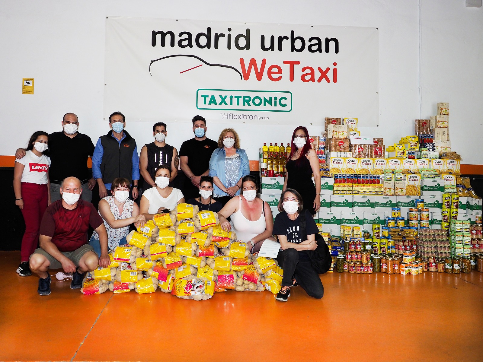 TaxiLuz recoge en WeTaxi 2,5 toneladas de alimentos
