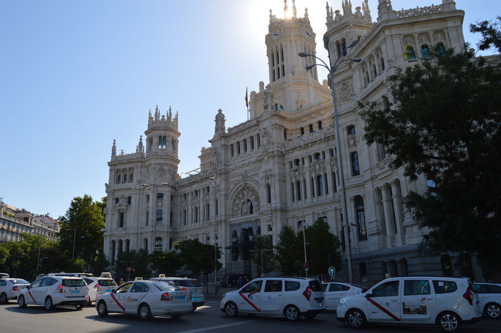 Taxistas amenazan con demandar al Ayuntamiento de Madrid