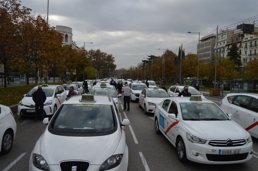 Reunión clave para la regulación del taxi de Madrid