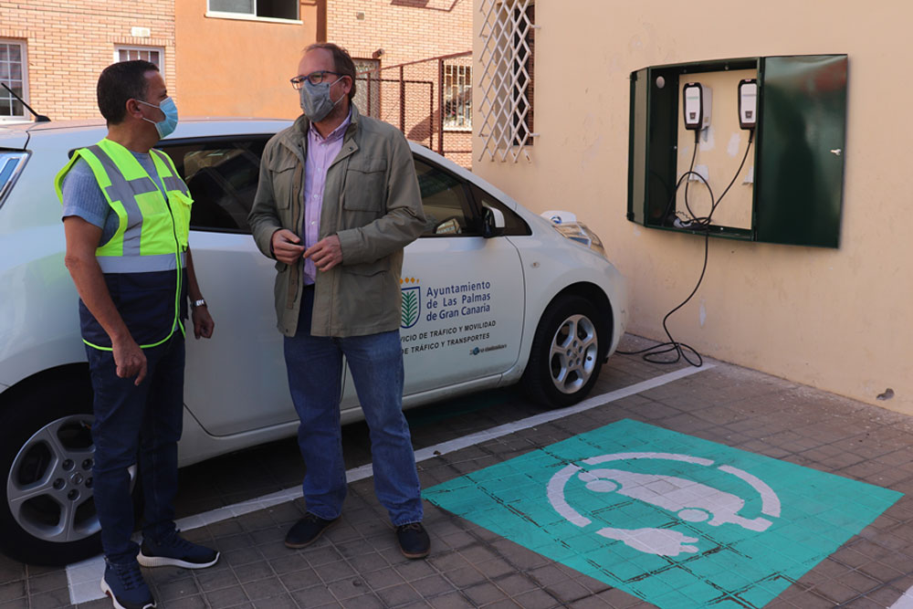 Instalado nuevo punto de recarga eléctrica para taxi