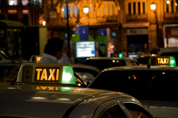 El taxi, excluido del plan de ayudas del Gobierno