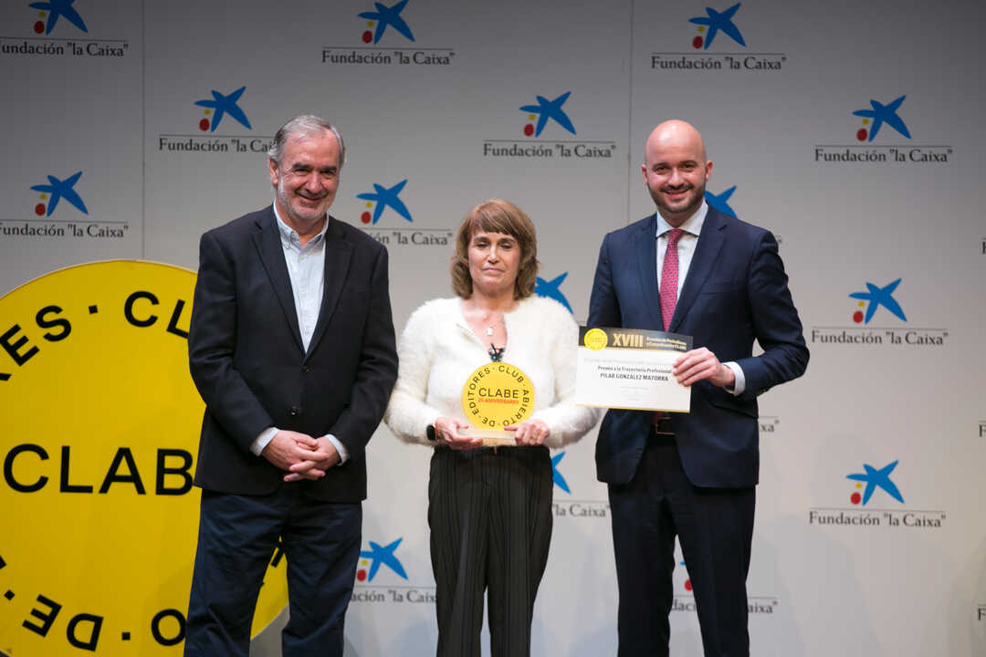 Pilar G. Matorra, directora de la revista, con Luis Collado, Senior Manager News Google España y Fermín Alabadalejo, Secretario General de CEPYME. Imagen cedida por CLABE y realizada por Santi Burgos