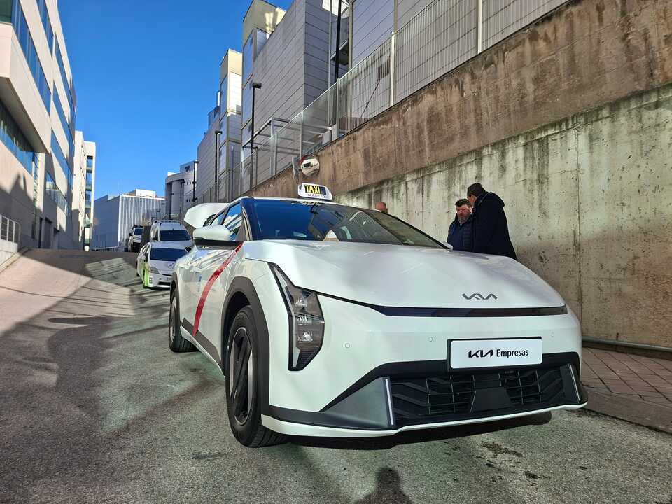 Nuevo KIA EV4 para taxi