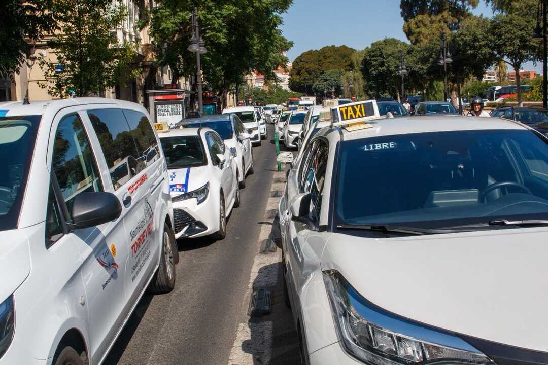 Nueva concentración de taxistas en Valencia